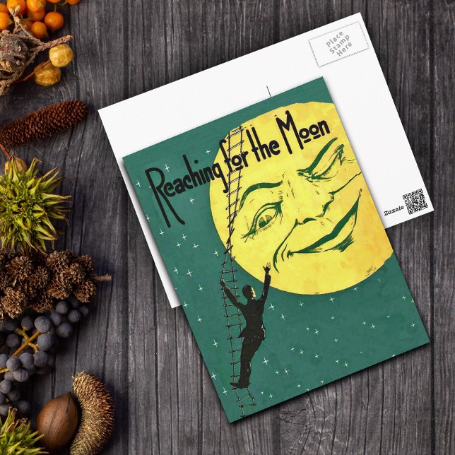 Suche nach der Mondpostkarte Postkarte (Man on ladder Reaching for big yellow moon with face on green postcard with white stars.)