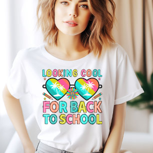 Suchen Sie Cool nach Back to School Tshirt