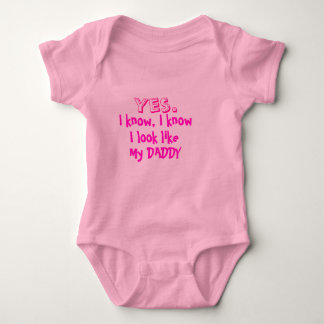 Suchen Sie wie mein Vati nach Baby Strampler