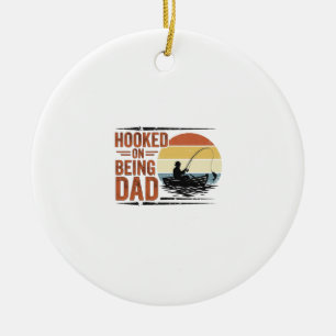 Süchtig Nach Dem Dad Vintage Fishing Shirt Design_ Keramik Ornament