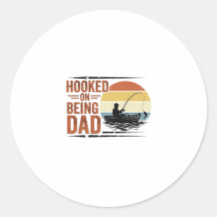 Süchtig Nach Dem Dad Vintage Fishing Shirt Design_ Runder Aufkleber