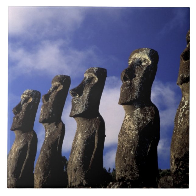 Südamerika, Chile, Osterinsel, Ahu Akiri. Fliese (Vorderseite)