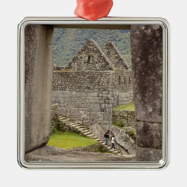 Südamerika, Peru, Machu Picchu. Zwei Touristen Ornament Aus Metall (Vorne)