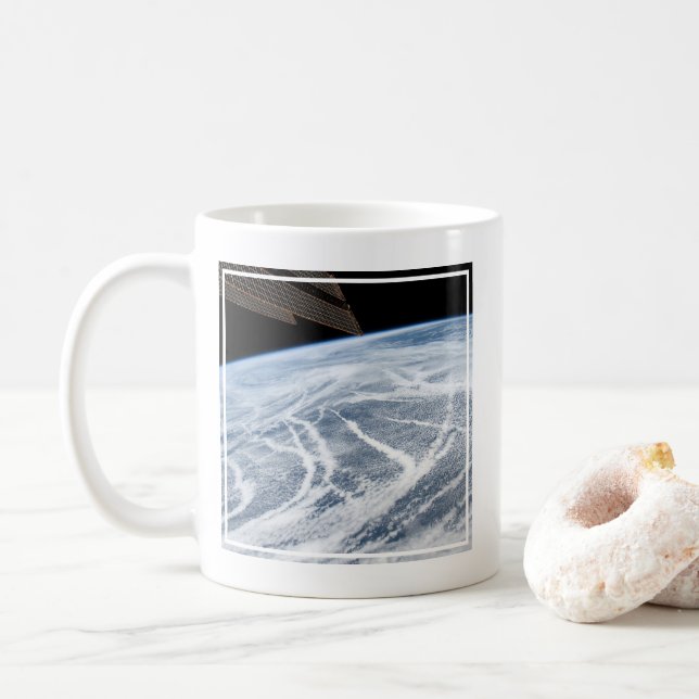 Südlich der Aleutianischen Inseln herrschen Wolken Kaffeetasse (Mit Donut)