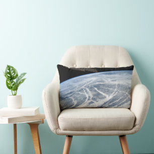 Südlich der Aleutianischen Inseln herrschen Wolken Lendenkissen