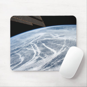 Südlich der Aleutianischen Inseln herrschen Wolken Mousepad