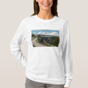 Südliche Annäherung an See von der Landstraße T-Shirt