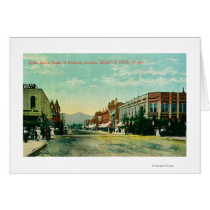 Südliche Sicht auf die 6. Straße von der Eisenbahn