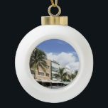 Südstrand Keramik Kugel-Ornament<br><div class="desc">Eingelassenes Miami Beach,  Florida</div>
