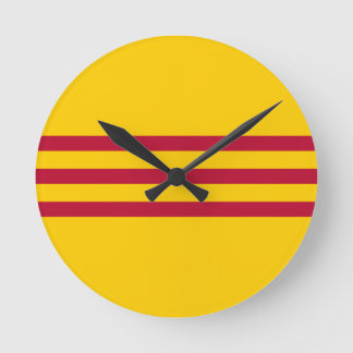 Südvietnamesische Flagge - Vietnam Cỏ vàng ba sc đ Runde Wanduhr