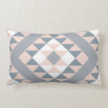 Südwest Blanket Muster Blush und Grau Lendenkissen<br><div class="desc">Dieses geometrisch-südwestliche Stammesmuster koordiniert sich wunderschön in einer modernen Kupfer- und Silberdekoration. In anderen Farben erhältlich.</div>