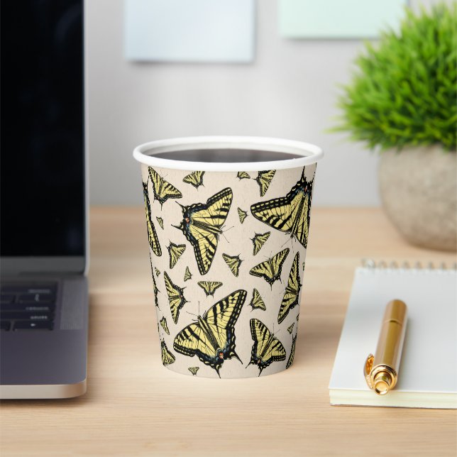 Südwest-Gelbe Frack-Schmetterlinge überall Pappbecher (InSitu)