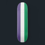 Suffragette Flag Skateboard<br><div class="desc">Dieses Design zeigt die Fahne der Suffragette-Bewegung, die im 20. Jahrhundert für das Wahlrecht bei öffentlichen Wahlen kämpfte, die als Frauenwahlrecht bekannt sind. Der Begriff "Suffragette" wurde zunächst geprägt, um die Bewegung zu vermindern, aber die beteiligten Frauen akzeptierten und begrüßten den neuen Namen bald als Zeichen ihrer Weigerung, nur männliche...</div>