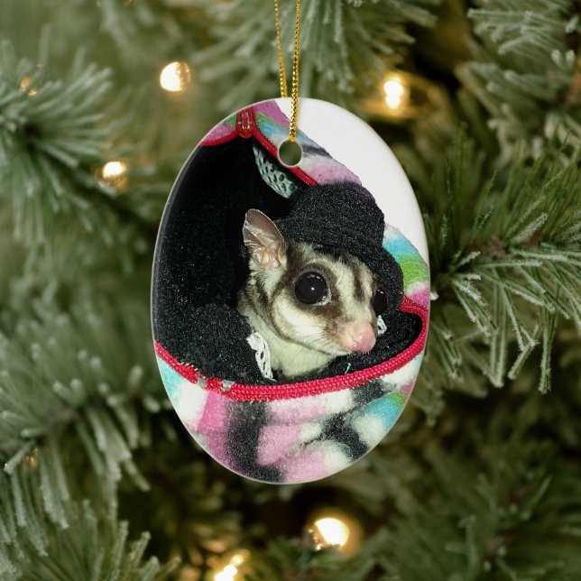Sugar Glider mit einem Hut Keramikornament (Baum)