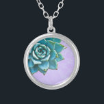 Sukkuläre Wasserfarbe Lavendel Versilberte Kette<br><div class="desc">Diese romantische Halskette besticht durch einen Aqua-Sukkulent auf einem Lavendelhintergrund. Wenn Sie eine Hochzeit planen und Sukkulente in Ihren Bouquets einschließen,  würden diese wunderschöne Bräunungsketten machen.</div>