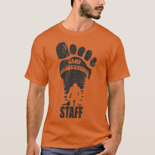 Summer Camp Sasquatchee Mitarbeiter Funny Vintag G T-Shirt