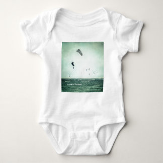 Summer dreams. Kite Wellenreiten Baby Strampler