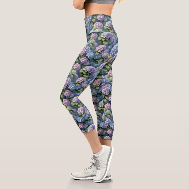 Summer Hydrangea Garden Capri Leggings (Links)