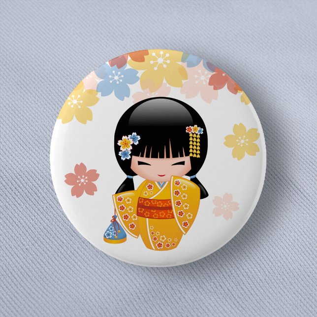 Summer Kokeshi Doll - Yellow Kimono Geisha Girl Button (Von Creator hochgeladen)