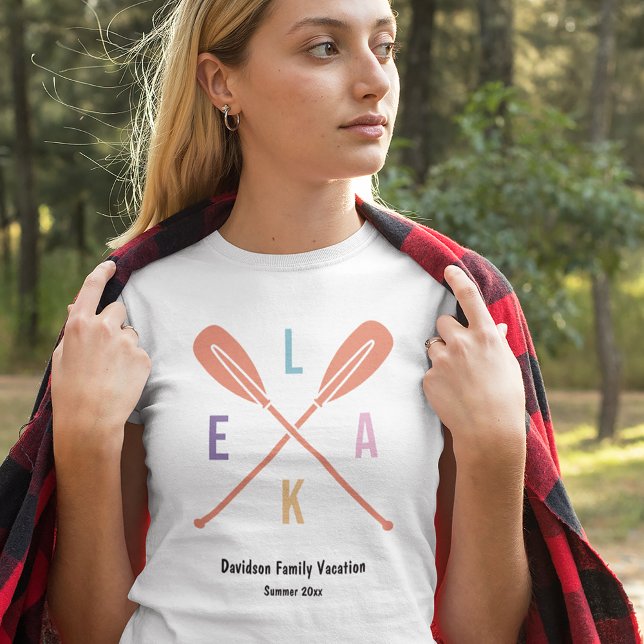 Summer Lake Paddle in Pastel Matching Family Mama T-Shirt (Von Creator hochgeladen)