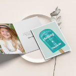 Summer Popsicle Kindergeburtstag Party Dankeskarte<br><div class="desc">Diese niedlichen bedankten Dankkarten, die auf die Einladungen unserer beliebten Kinder zur Geburtstagsparty abgestimmt sind, sind mit einem kräftig roten Pappeln vorne versehen, mit den Begriffen "Danke, dass du mich gekillt hast!" und einer Signatur in weißer Retroschrift. Personalisieren Sie die Innenseite mit einem Geburtstagsparty-Foto und einer vorgedruckten Nachricht, oder löschen...</div>