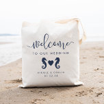 Summer Seepferd Wedding Welcome Bag Tragetasche<br><div class="desc">Herzlich willkommen bei Ihrer Hochzeit oder Hochzeit in Urlaubsort mit diesen niedlichen und modernen personalisierten Taschen. Köstliche, Küstendesign-Features "Willkommen zu unserer Hochzeit" in marineblau modernen handschriftlichen Kalligraphie-Skript, mit Raum, um mit Ihren Namen und Datum personalisieren. Ein Seepferd, das von einem Herzstück begleitet wird, vervollständigt das Design für eine Touch an...</div>