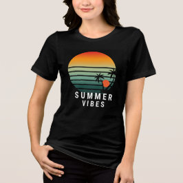 Summer Vibes auf dem T - Shirt der Frau | GZ-Fakto