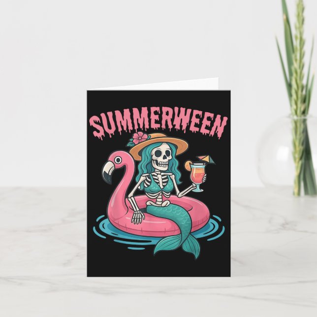 Summerween Mermaid Skeleton Beach Flamingo Hallowe Karte (Vorderseite)