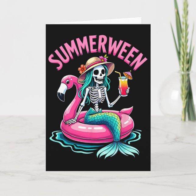 Summerween Mermaid Skeleton Beach Flamingo Hallowe Karte (Vorderseite)