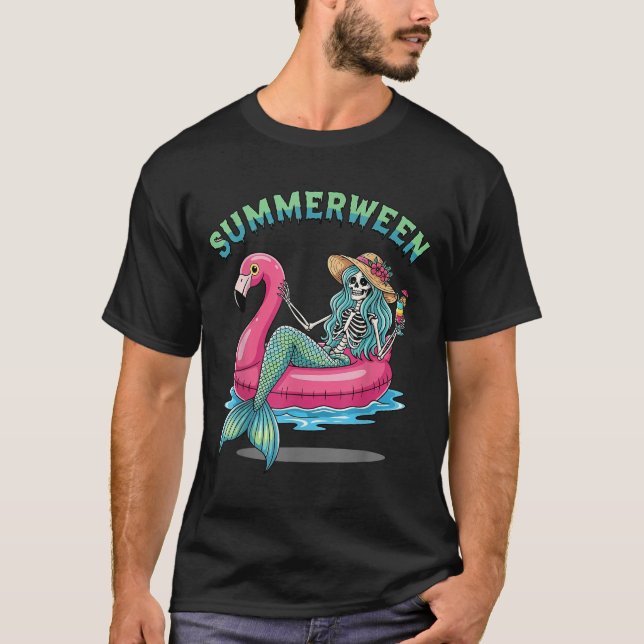 Summerween Mermaid Skeleton Flamingo Float Hallowe T-Shirt (Vorderseite)