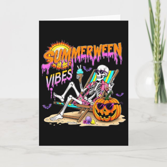 Summerween Vibes Skeleton Pumpkin Spooky Urlaub Karte (Vorderseite)