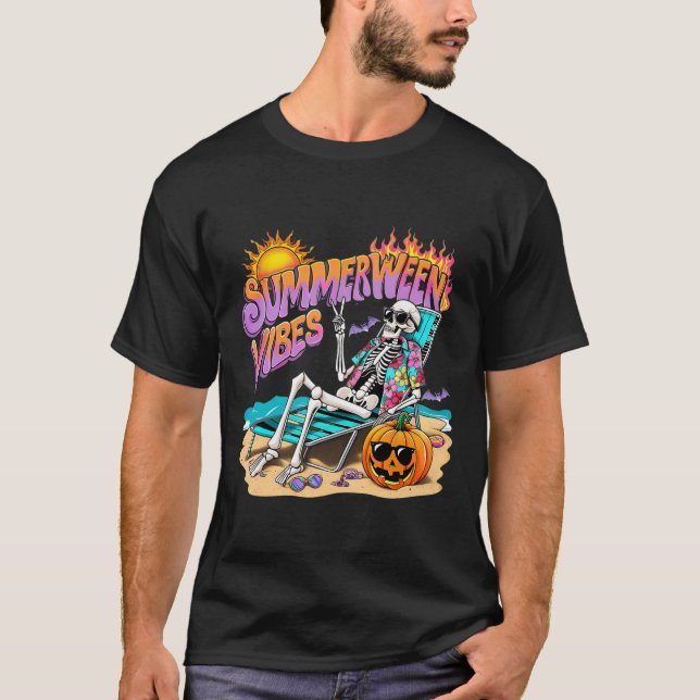 Summerween Vibes Skeleton Pumpkin Spooky Urlaub T-Shirt (Vorderseite)