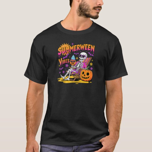 Summerween Vibes Skeleton Pumpkin Spooky Urlaub T-Shirt (Vorderseite)