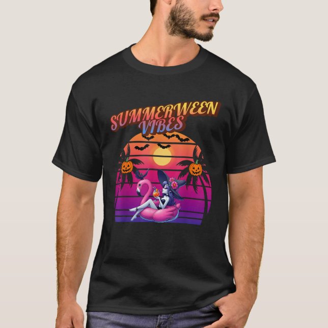 Summerween Vibes Witch Flamingo Float Witz Sommer T-Shirt (Vorderseite)