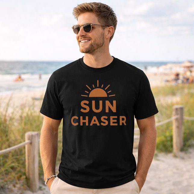 Sun Chaser Bold Sunset Typography Graphic T-Shirt (Von Creator hochgeladen)