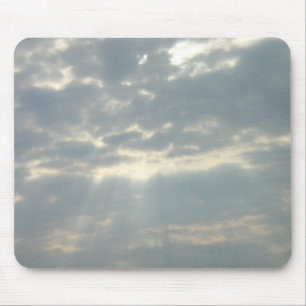 Sun, der durch Wolken Mousepad scheint