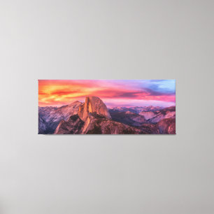 Sun, der über eine felsige Landschaft einstellt Leinwanddruck