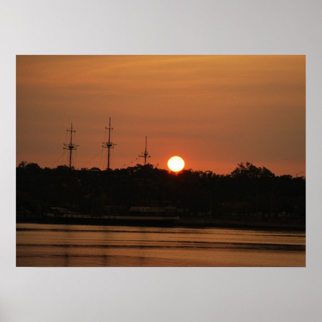 Sun Einstellung Hinter dem Pirate Ship Poster... Poster (Vorne)