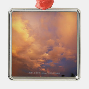 Sun-Einstellung hinter Wolken Silbernes Ornament