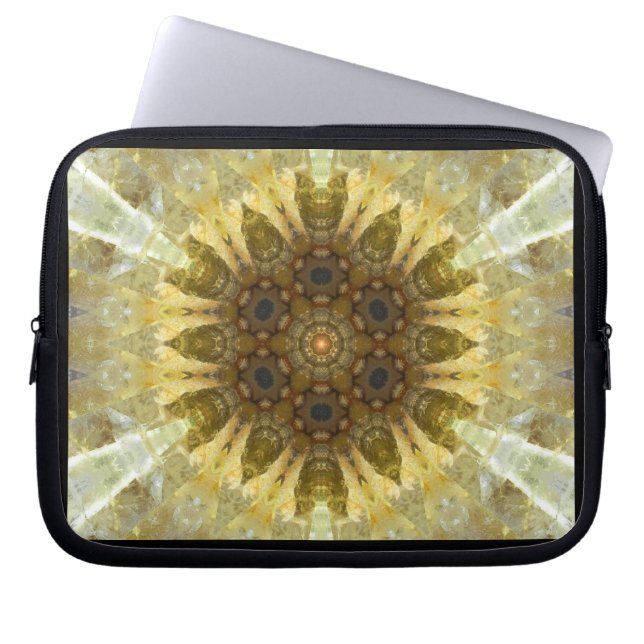 Sun-Kristall-Mandala Laptopschutzhülle (Vorderseite)