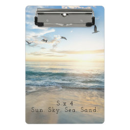 Sun. Sky. Meer. Sand. Strand Szene Mini Klemmbrett