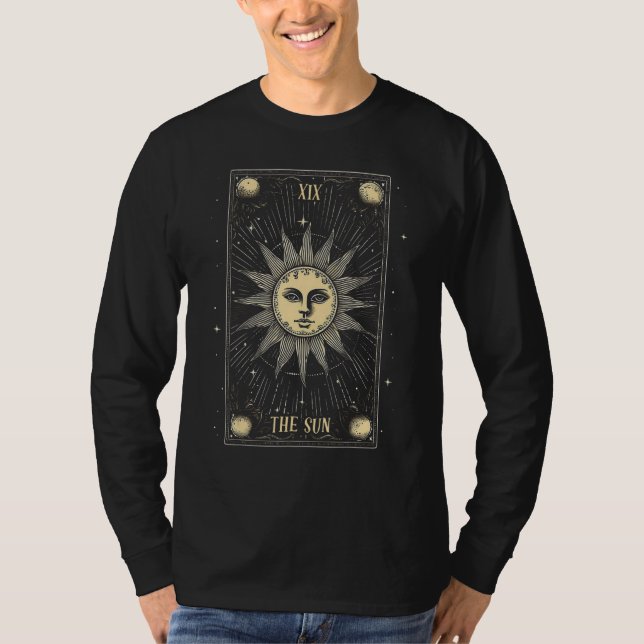 Sun Tarot Card Radiates Optimism, Positivity And J T-Shirt (Vorderseite)