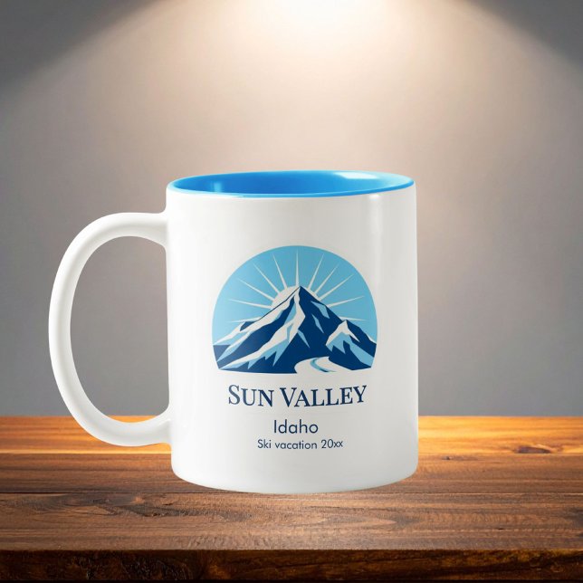 Sun Valley Idaho ski resort souvenir Zweifarbige Tasse (Von Creator hochgeladen)