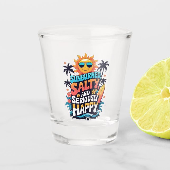 Sunburned Salty and Happy – Retro Beach Vibes Schnapsglas (Vorderseite)