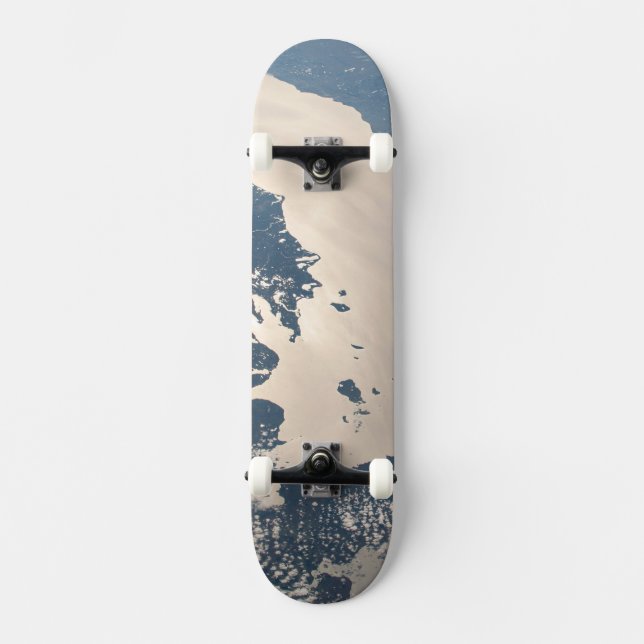 Sunglint Beams Off Lake Michigan Skateboard (Vorderseite)