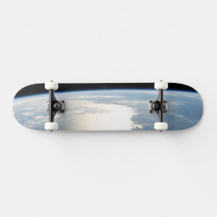 Sunglint spiegelt den Golf von Mexiko wider Skateboard