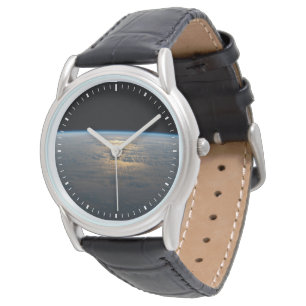 Sunglint strahlt aus einem teilweise bewölkten Süd Armbanduhr