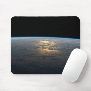 Sunglint strahlt aus einem teilweise bewölkten Süd Mousepad