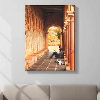 Sunlit Archway – Serene Mediterranean Canvas Leinwanddruck