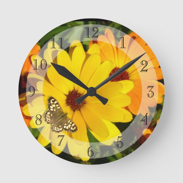Sunny Marigolds Runde Wanduhr (Vorderseite)